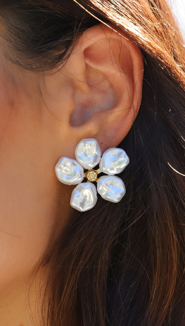 Vintage Pearl Flower Stud Earrings